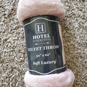 HOTEL COLLECTION Velvet Throw 50" X 60" Pink Soft